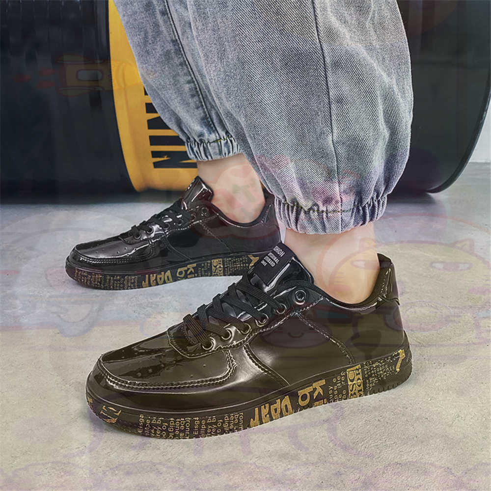 Round Foot Size 45 Sneakers Wh - Streetwear Brand Canada recension och pris